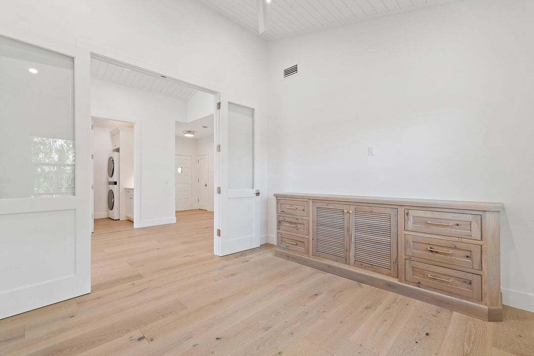 Active With Contract: $2,395,000 (2 beds, 2 baths, 1752 Square Feet)