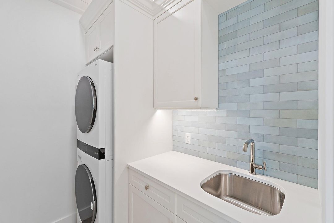 Active With Contract: $2,395,000 (2 beds, 2 baths, 1752 Square Feet)