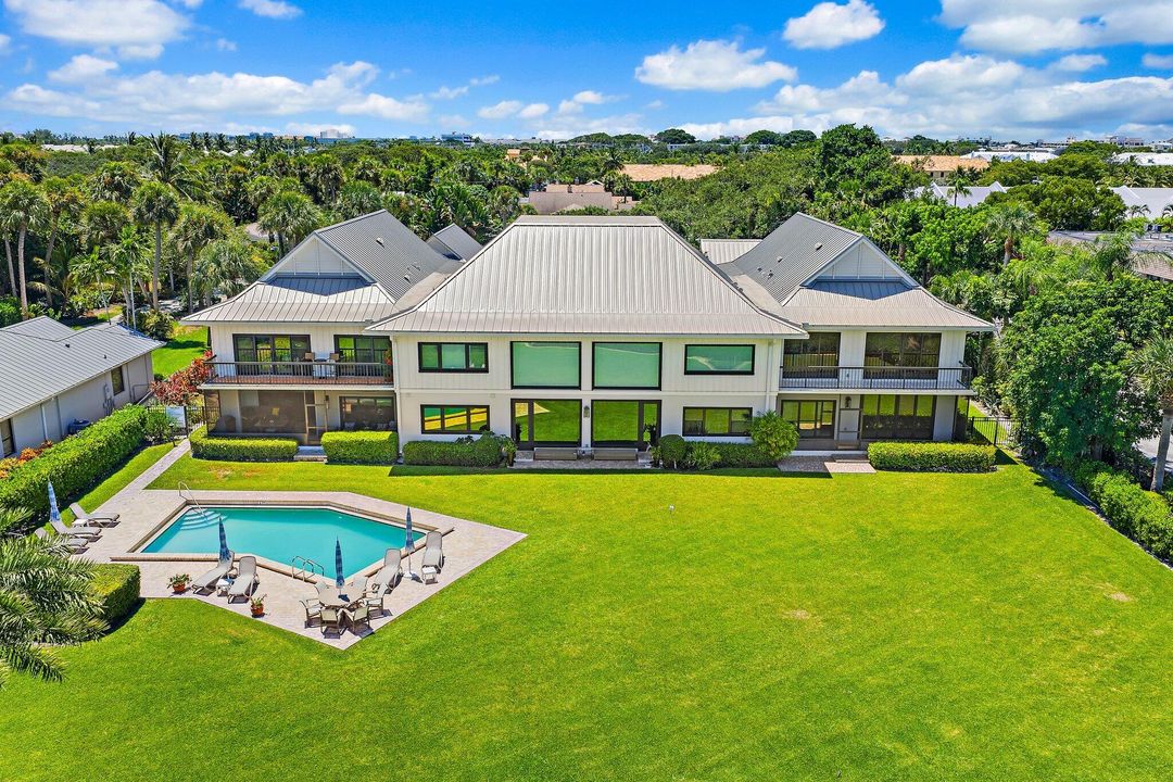 Active With Contract: $2,395,000 (2 beds, 2 baths, 1752 Square Feet)