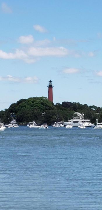 Active With Contract: $2,395,000 (2 beds, 2 baths, 1752 Square Feet)