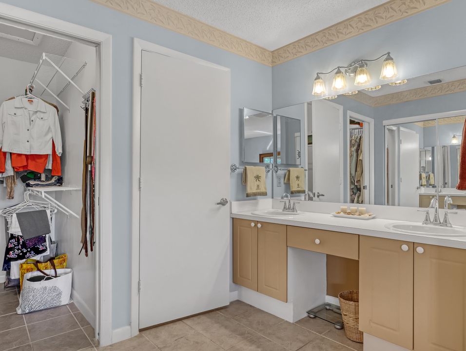 待售: $275,000 (3 贝兹, 2 浴室, 1415 平方英尺)