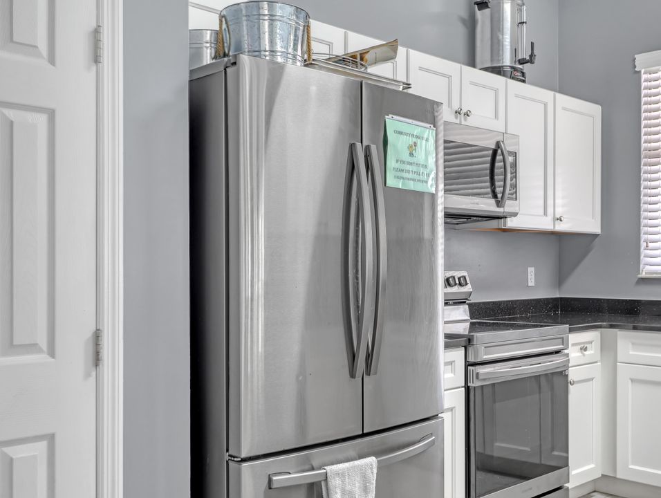 待售: $275,000 (3 贝兹, 2 浴室, 1415 平方英尺)