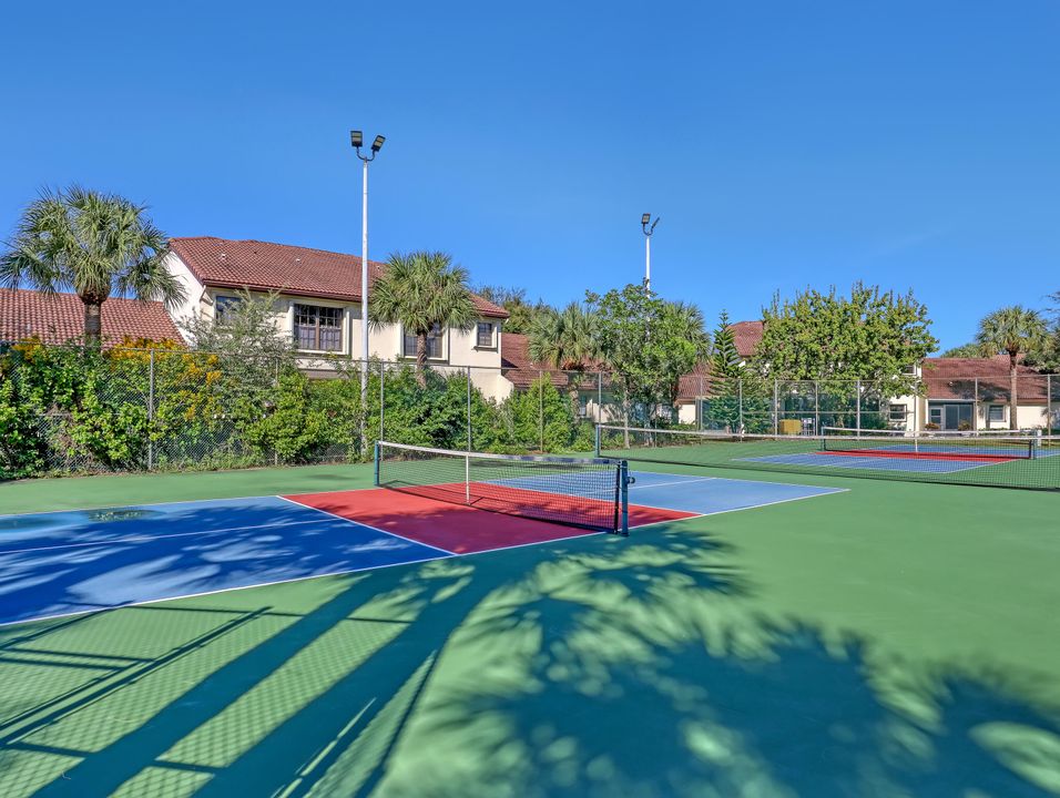 待售: $275,000 (3 贝兹, 2 浴室, 1415 平方英尺)