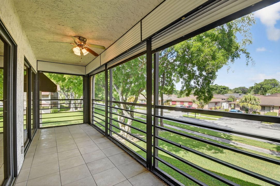 For Rent: $2,060 (2 beds, 2 baths, 1100 Square Feet)