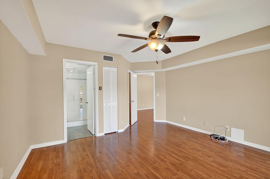 For Rent: $2,060 (2 beds, 2 baths, 1100 Square Feet)