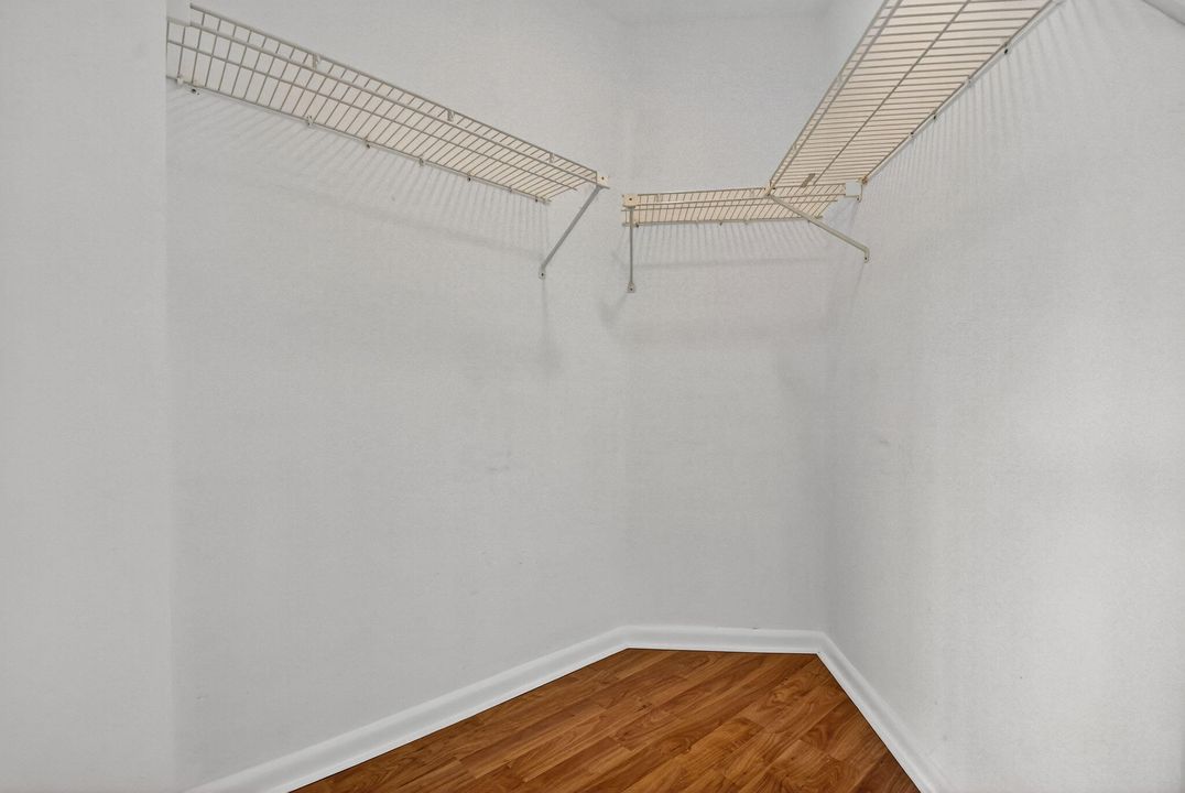 For Rent: $2,060 (2 beds, 2 baths, 1100 Square Feet)