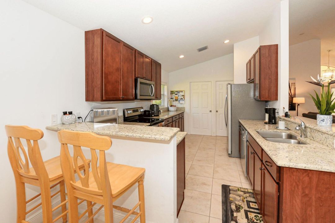 出租: $2,550 (4 贝兹, 2 浴室, 1774 平方英尺)