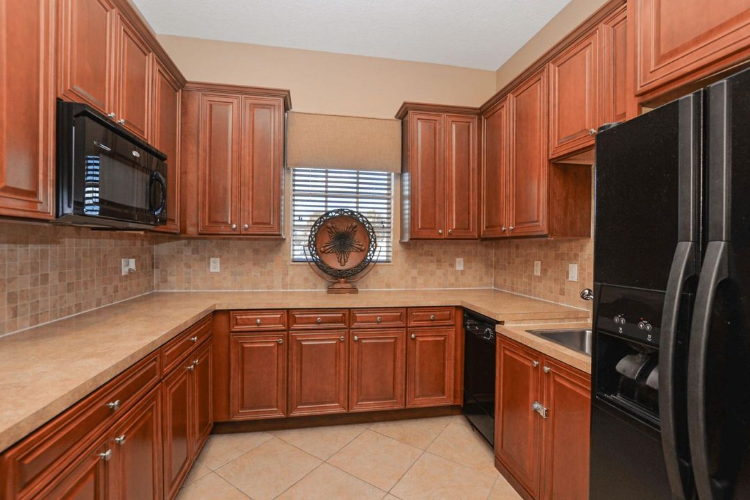 出租: $2,550 (4 贝兹, 2 浴室, 1774 平方英尺)