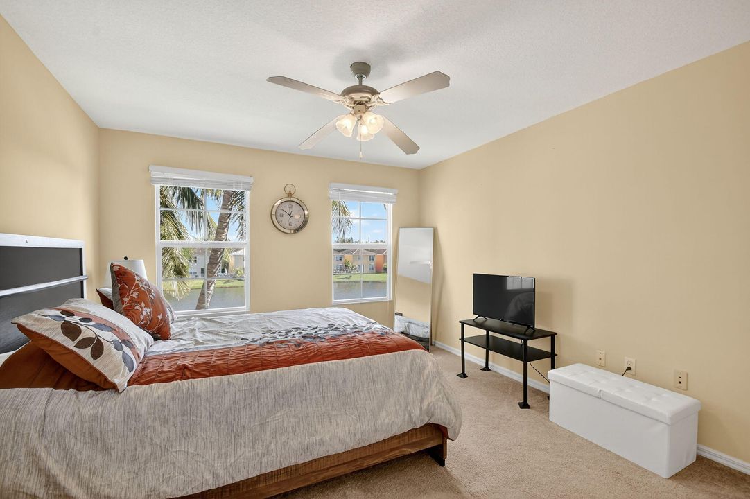 待售: $220,000 (2 贝兹, 2 浴室, 1060 平方英尺)