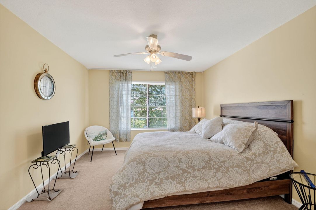 待售: $220,000 (2 贝兹, 2 浴室, 1060 平方英尺)