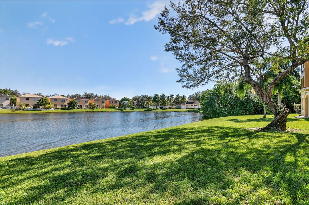 待售: $220,000 (2 贝兹, 2 浴室, 1060 平方英尺)