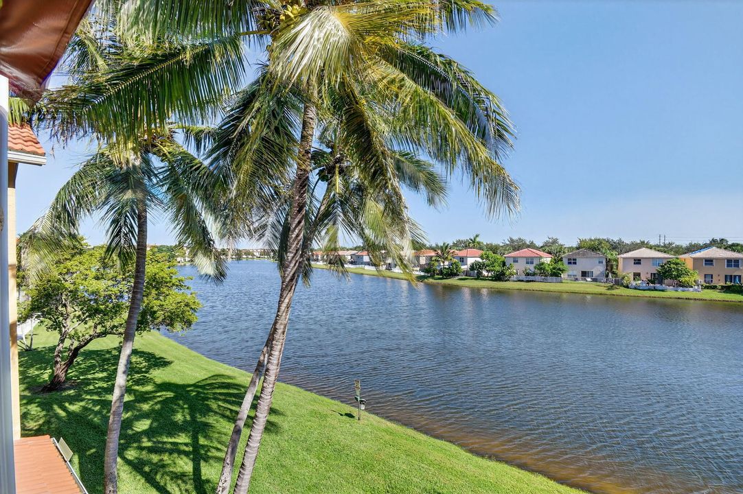 待售: $220,000 (2 贝兹, 2 浴室, 1060 平方英尺)