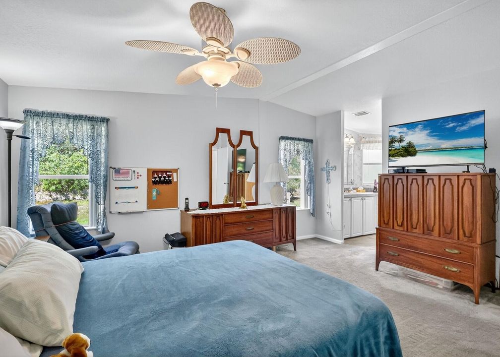 For Sale: $156,000 (2 beds, 2 baths, 1212 Square Feet)