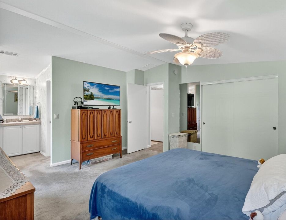 For Sale: $156,000 (2 beds, 2 baths, 1212 Square Feet)