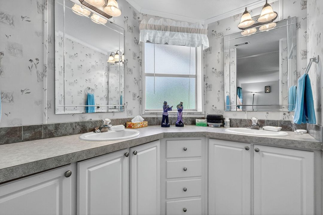 For Sale: $156,000 (2 beds, 2 baths, 1212 Square Feet)