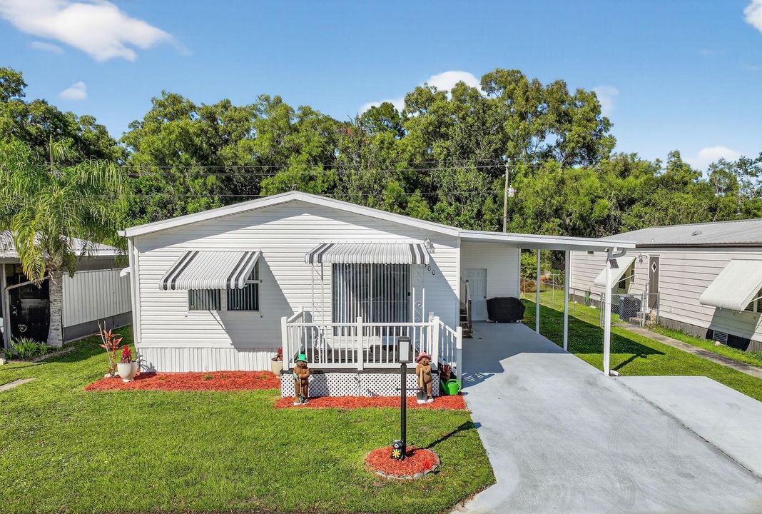 For Sale: $156,000 (2 beds, 2 baths, 1212 Square Feet)