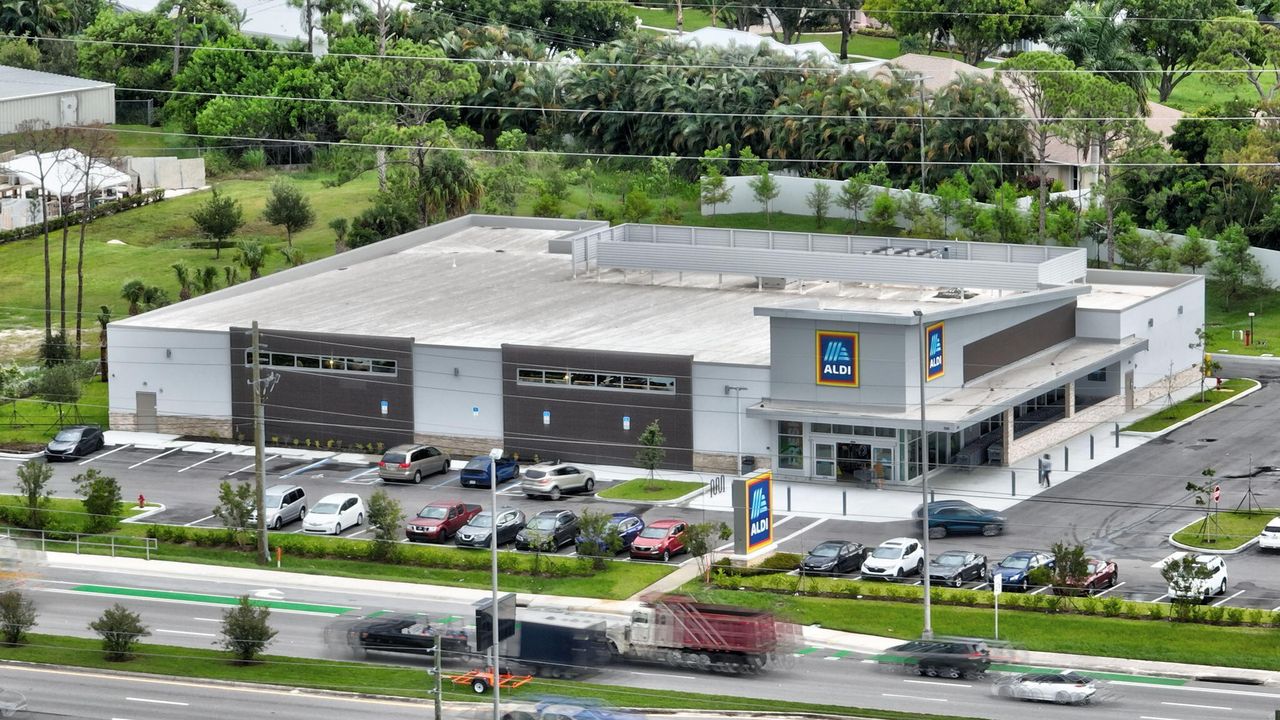 For Sale: $156,000 (2 beds, 2 baths, 1212 Square Feet)