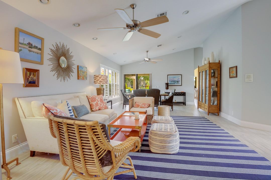 合同活跃: $4,500 (3 贝兹, 2 浴室, 1612 平方英尺)