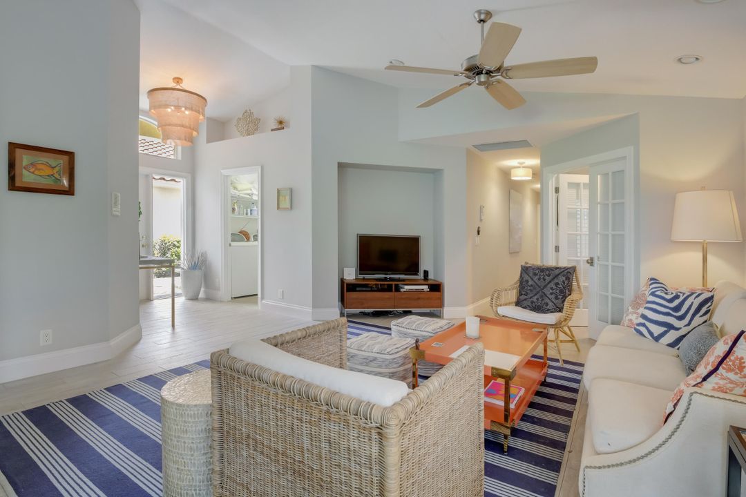 合同活跃: $4,500 (3 贝兹, 2 浴室, 1612 平方英尺)