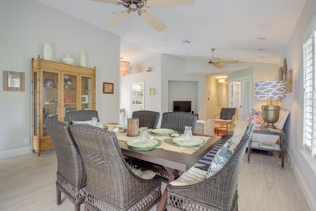 合同活跃: $4,500 (3 贝兹, 2 浴室, 1612 平方英尺)