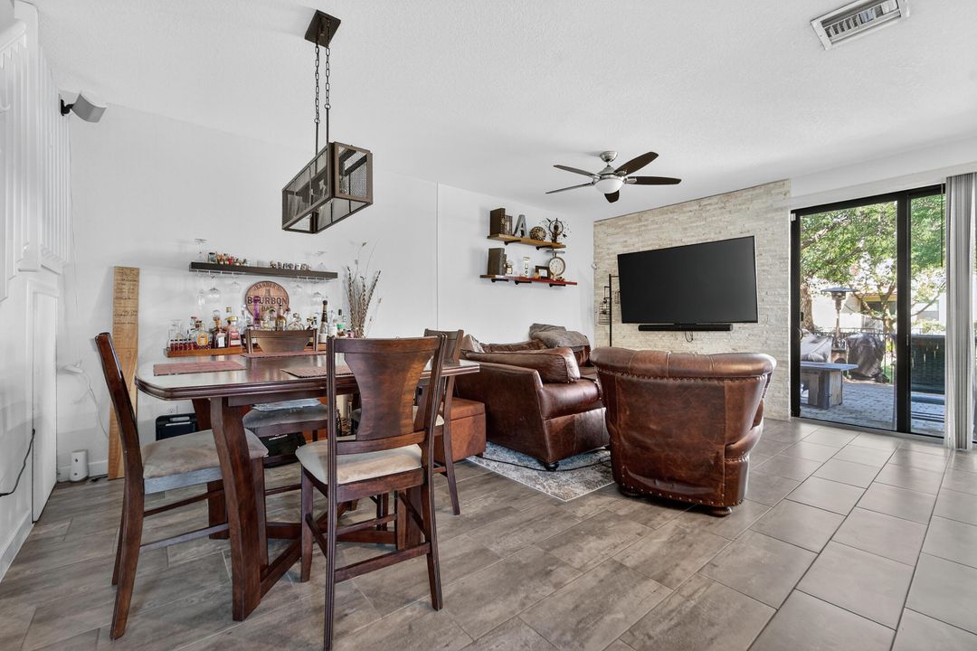 待售: $585,000 (4 贝兹, 3 浴室, 2008 平方英尺)