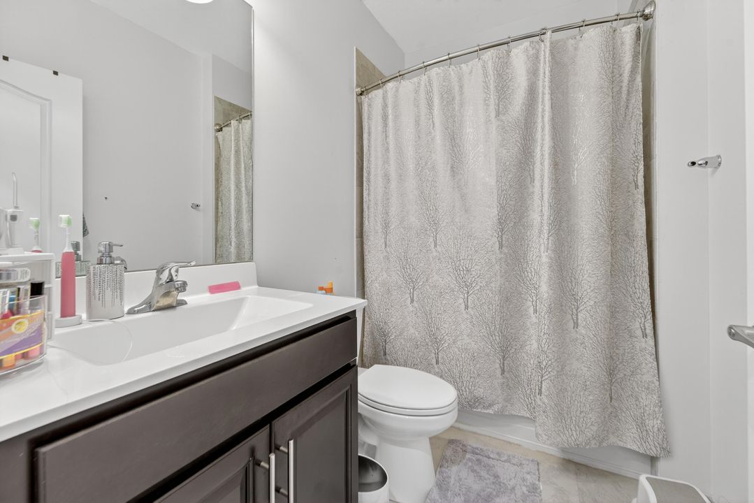 待售: $585,000 (4 贝兹, 3 浴室, 2008 平方英尺)