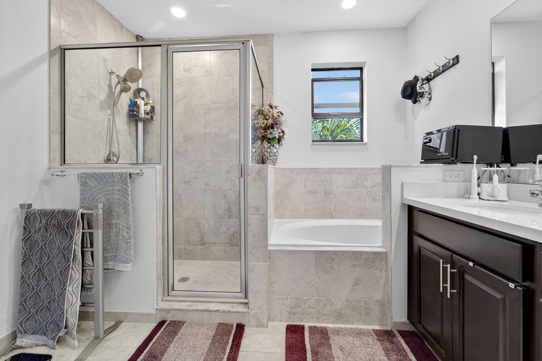 待售: $585,000 (4 贝兹, 3 浴室, 2008 平方英尺)