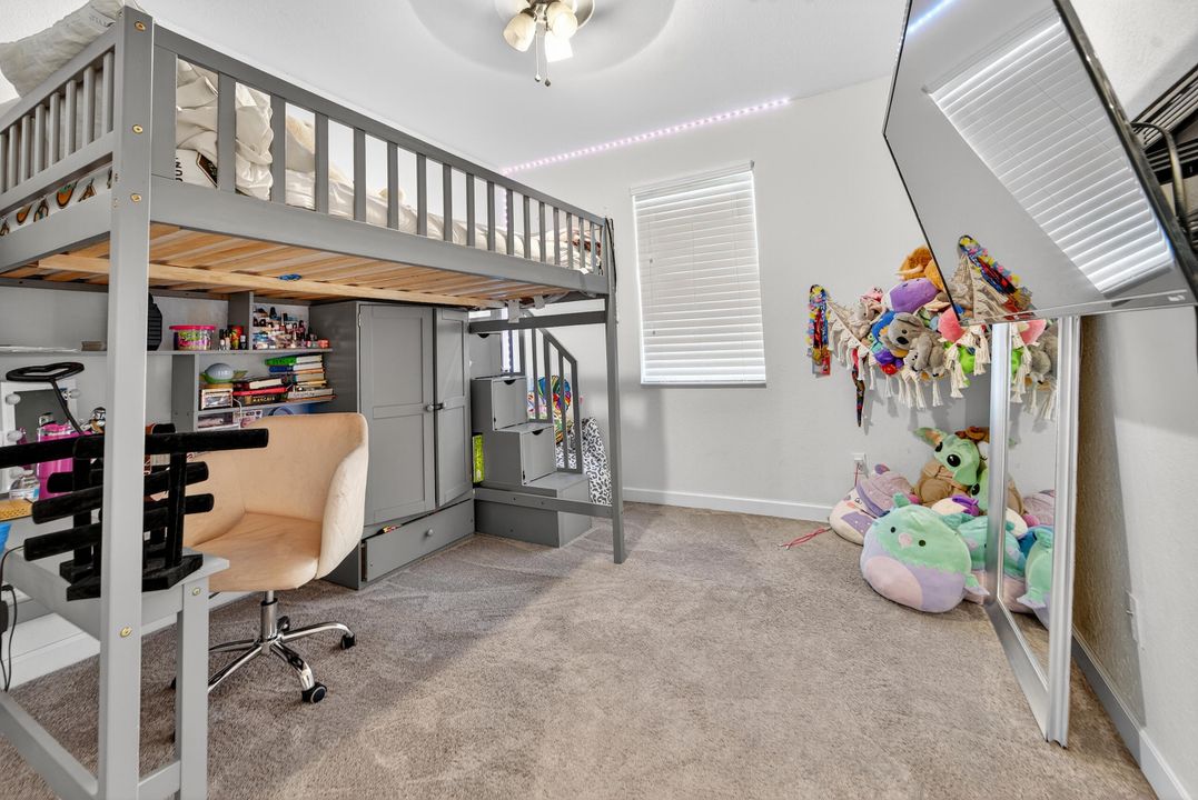 待售: $585,000 (4 贝兹, 3 浴室, 2008 平方英尺)