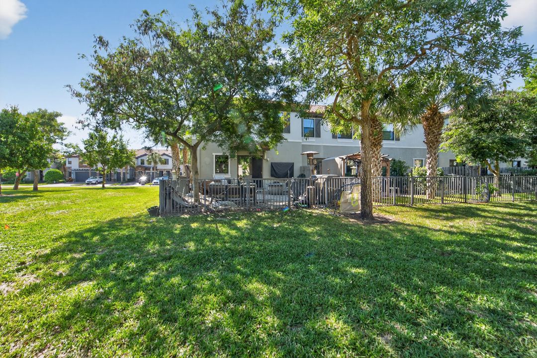 待售: $585,000 (4 贝兹, 3 浴室, 2008 平方英尺)