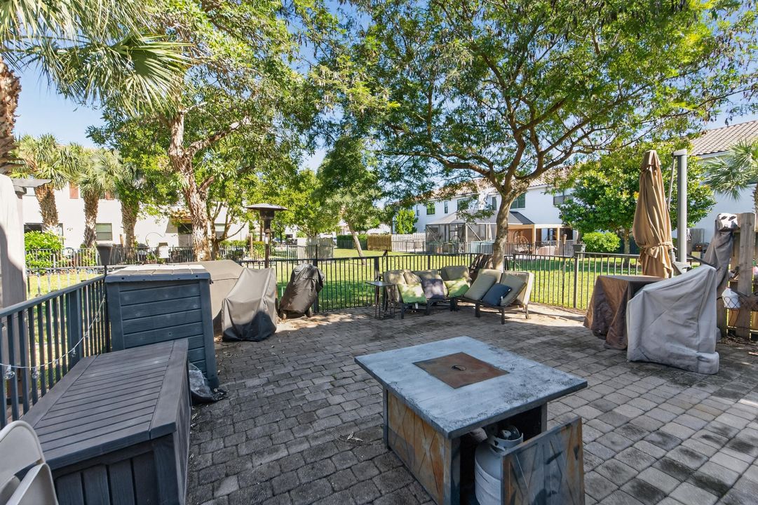 待售: $585,000 (4 贝兹, 3 浴室, 2008 平方英尺)