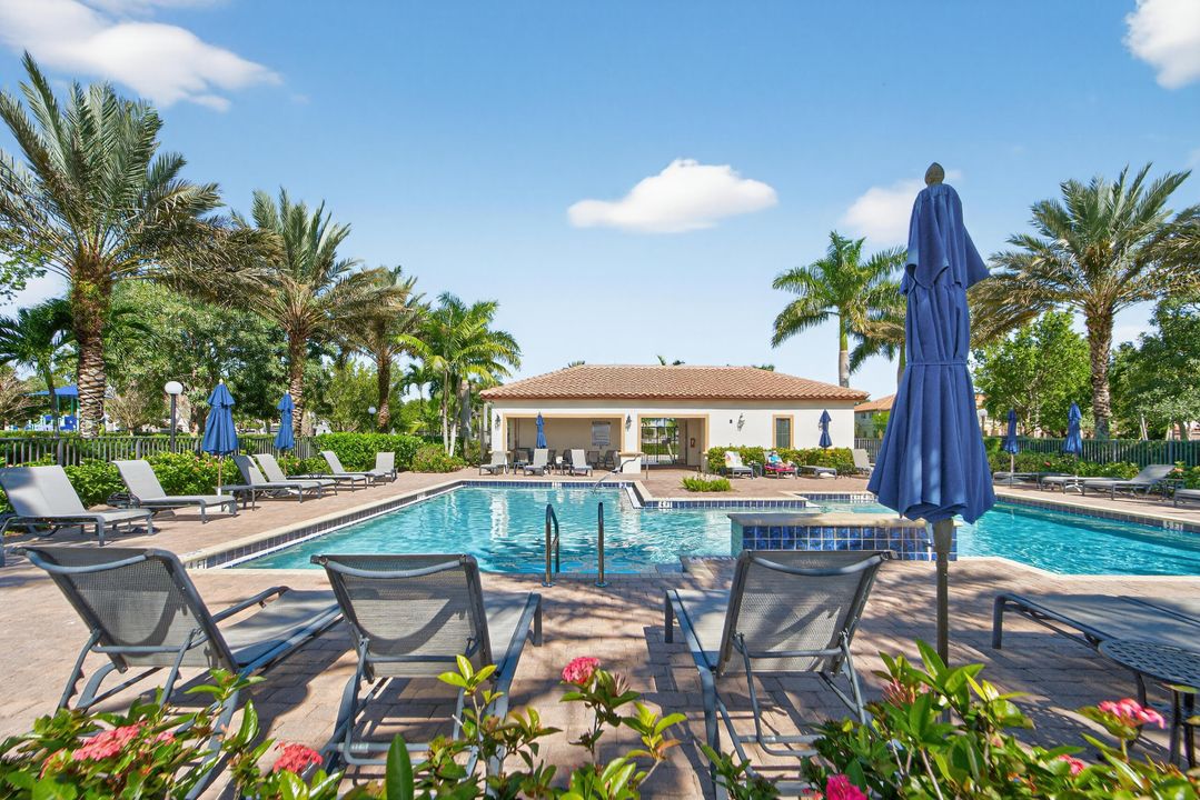 待售: $585,000 (4 贝兹, 3 浴室, 2008 平方英尺)