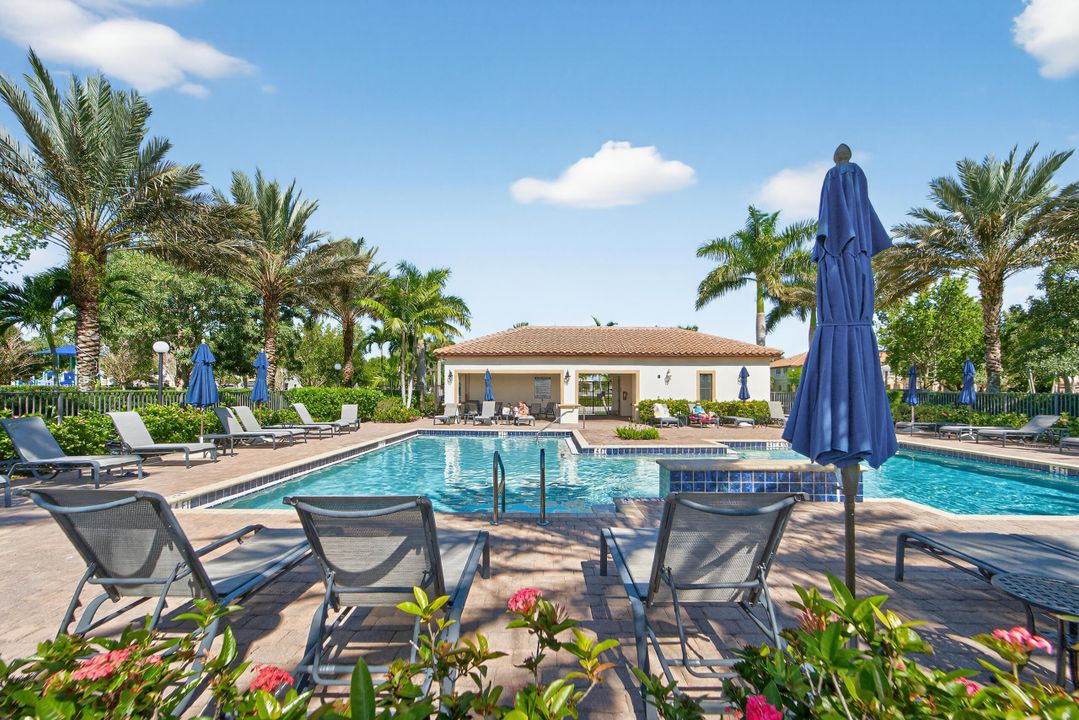 待售: $585,000 (4 贝兹, 3 浴室, 2008 平方英尺)