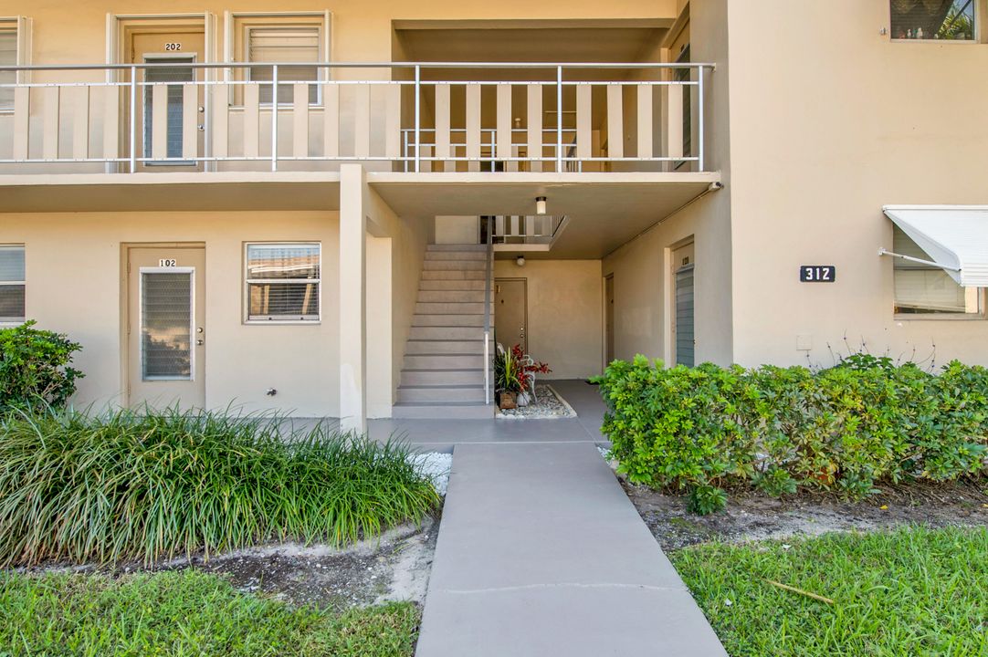 For Sale: $115,000 (1 beds, 1 baths, 1022 Square Feet)