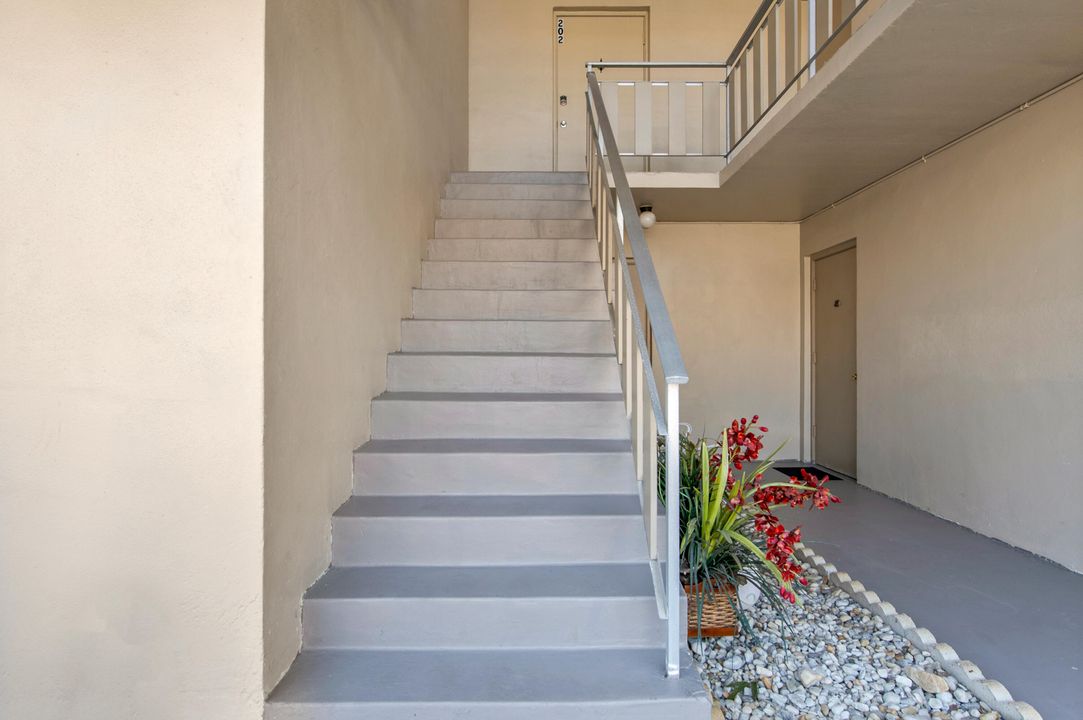 For Sale: $115,000 (1 beds, 1 baths, 1022 Square Feet)