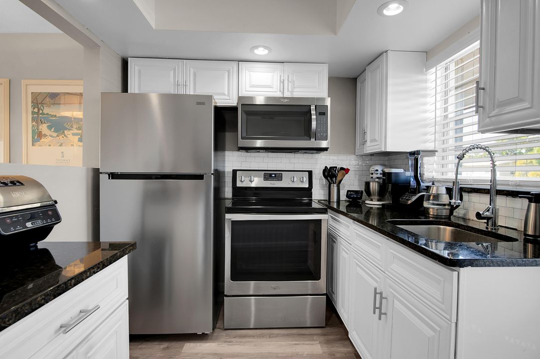 For Sale: $115,000 (1 beds, 1 baths, 1022 Square Feet)