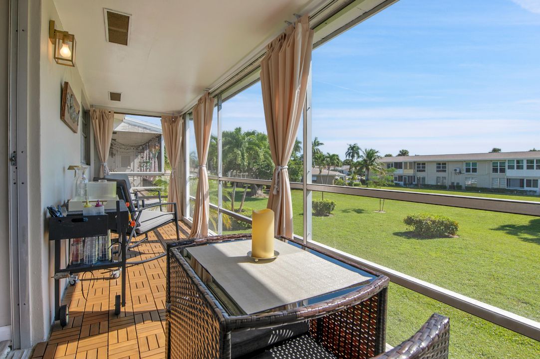 For Sale: $115,000 (1 beds, 1 baths, 1022 Square Feet)