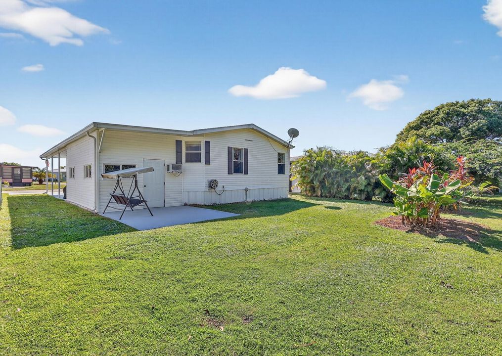 For Sale: $156,000 (2 beds, 2 baths, 1212 Square Feet)