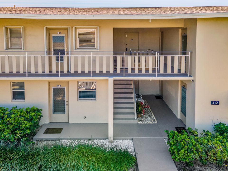 For Sale: $115,000 (1 beds, 1 baths, 1022 Square Feet)