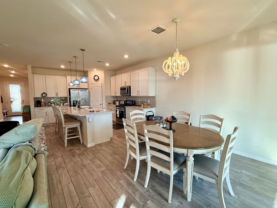 For Sale: $629,000 (4 beds, 2 baths, 2859 Square Feet)