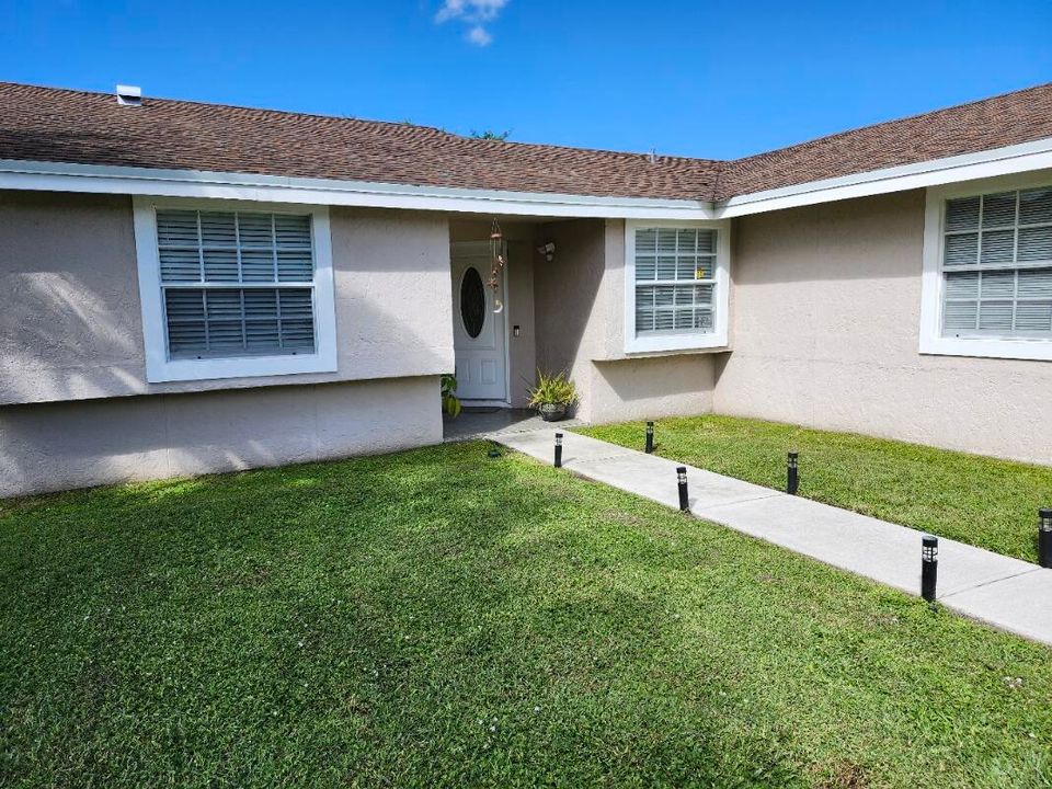 Active With Contract: $535,000 (3 beds, 2 baths, 1424 Square Feet)