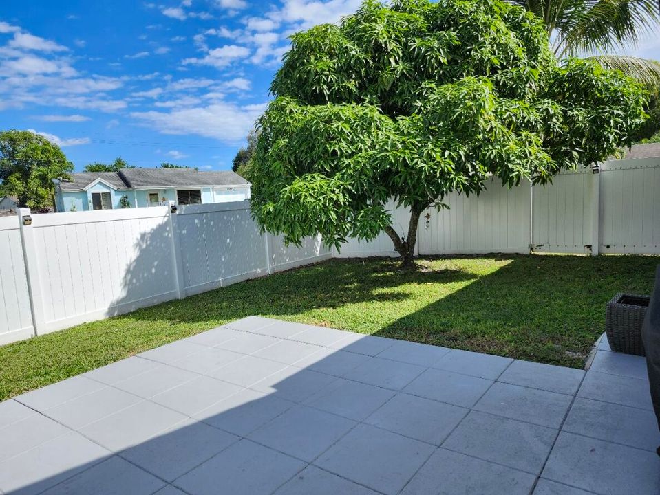 Active With Contract: $535,000 (3 beds, 2 baths, 1424 Square Feet)