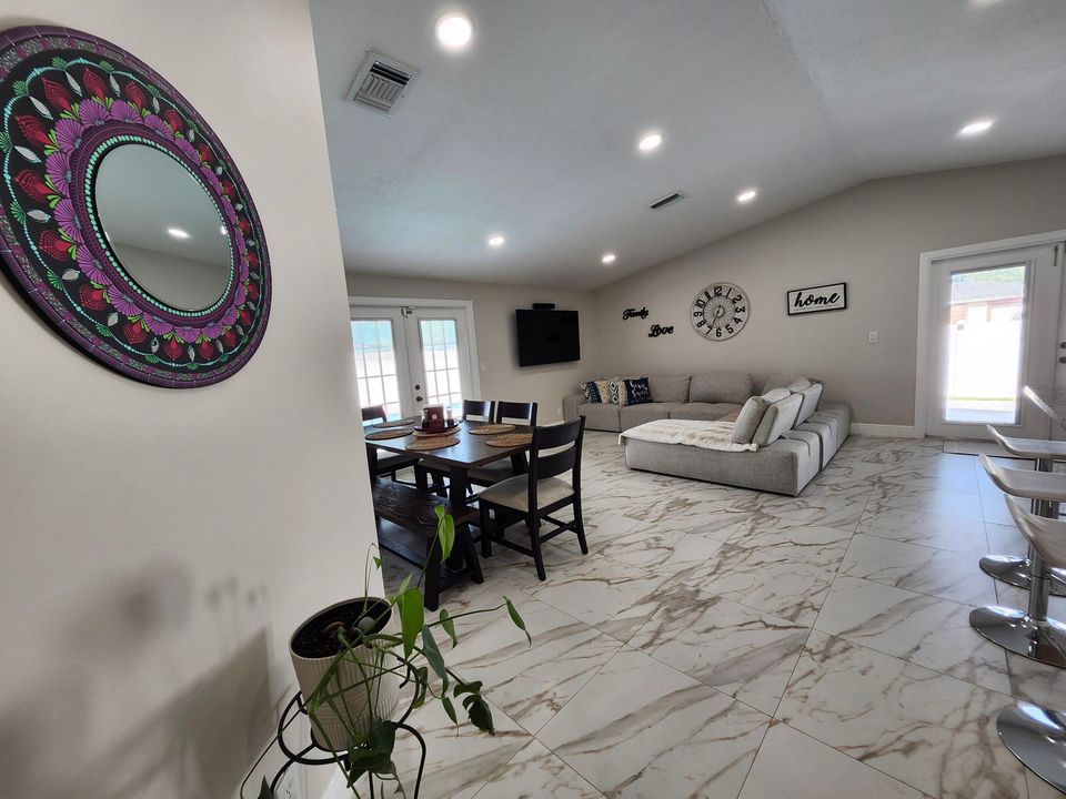 Active With Contract: $535,000 (3 beds, 2 baths, 1424 Square Feet)