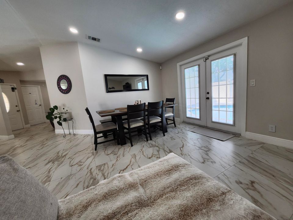 Active With Contract: $535,000 (3 beds, 2 baths, 1424 Square Feet)