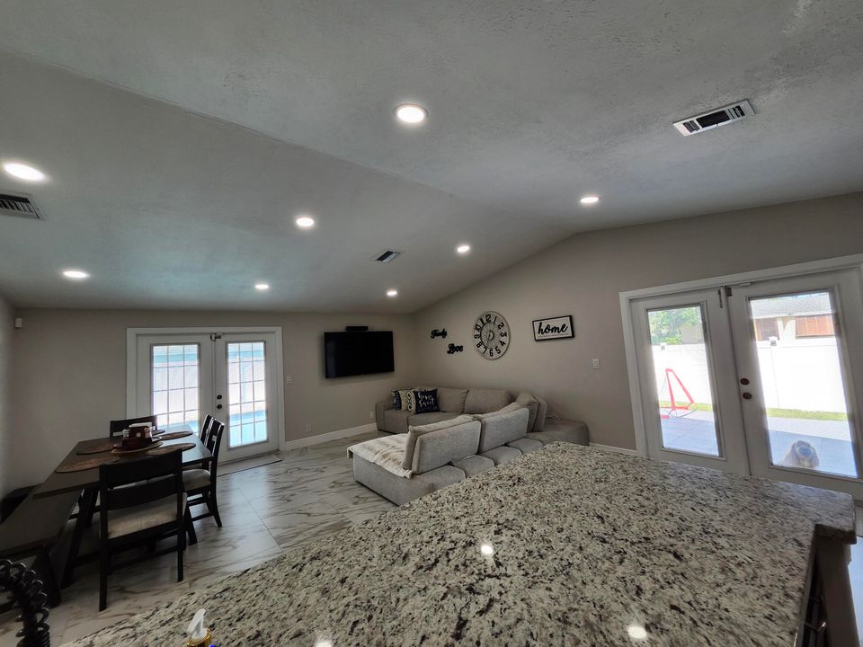 Active With Contract: $535,000 (3 beds, 2 baths, 1424 Square Feet)