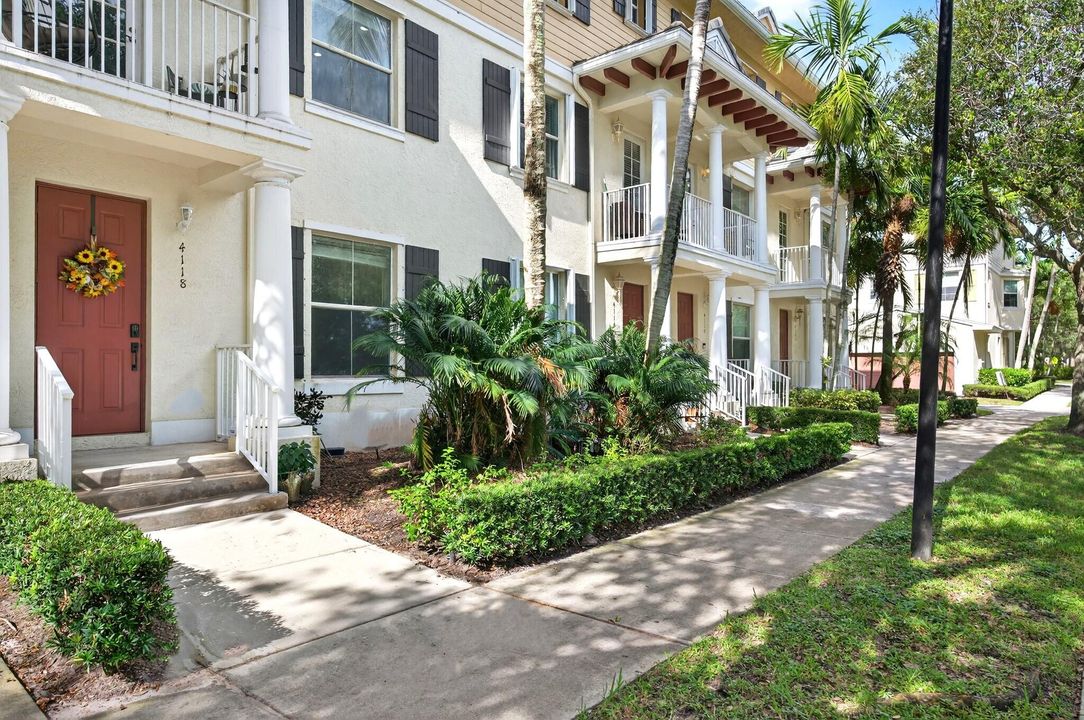 For Sale: $549,000 (4 beds, 2 baths, 1938 Square Feet)