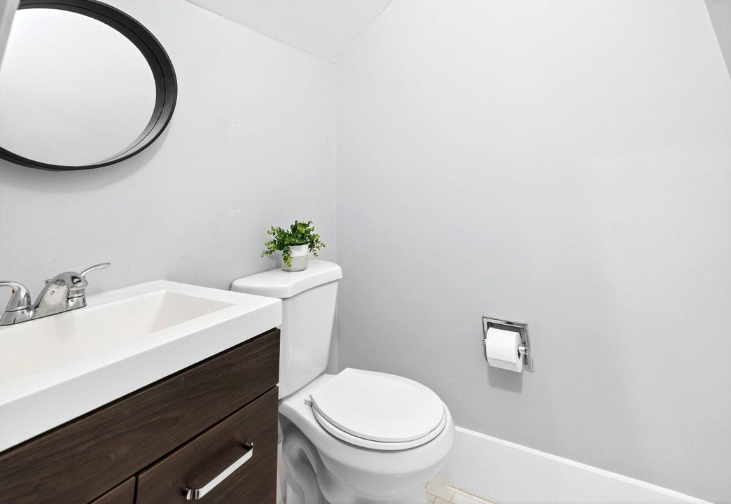 For Sale: $549,000 (4 beds, 2 baths, 1938 Square Feet)