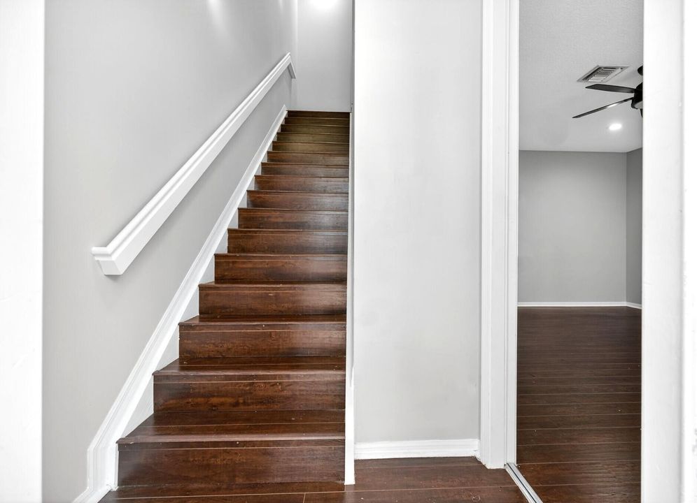 For Sale: $549,000 (4 beds, 2 baths, 1938 Square Feet)