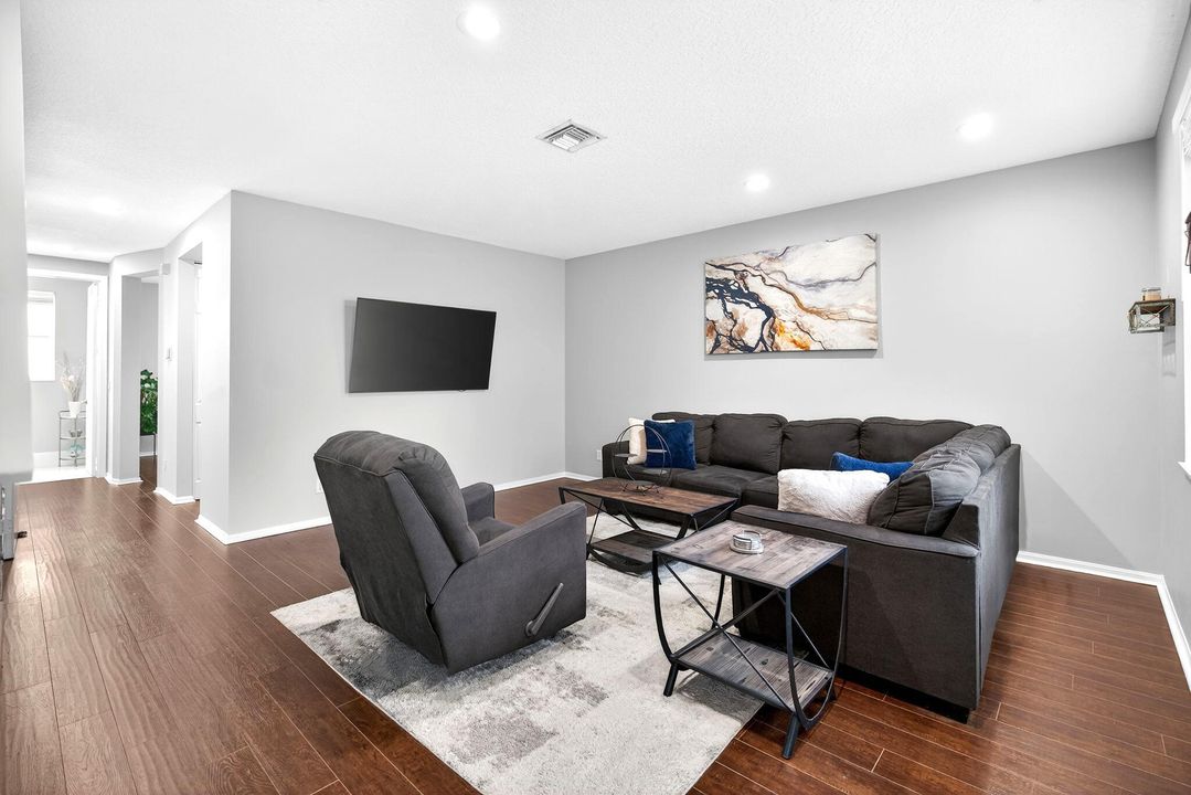 For Sale: $549,000 (4 beds, 2 baths, 1938 Square Feet)