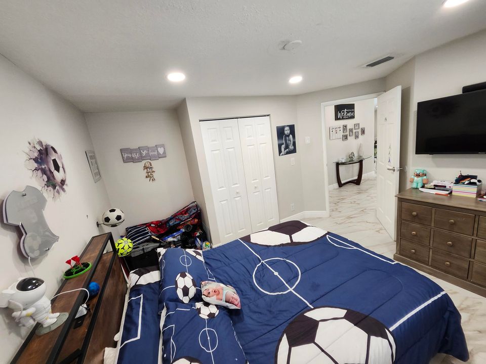 Active With Contract: $535,000 (3 beds, 2 baths, 1424 Square Feet)