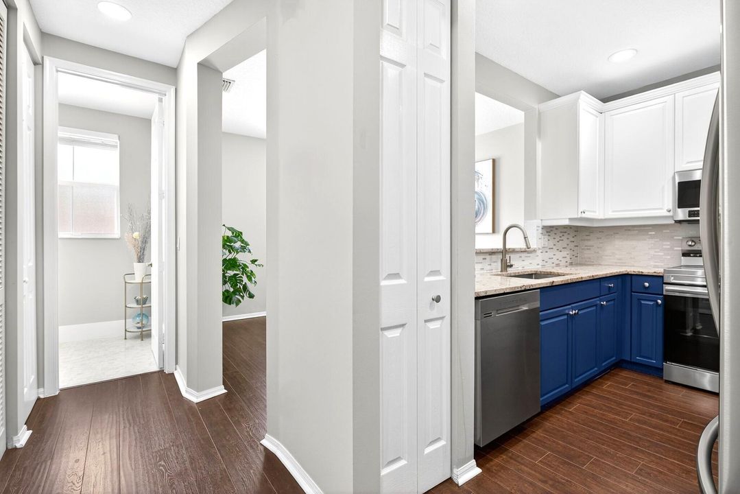 For Sale: $549,000 (4 beds, 2 baths, 1938 Square Feet)